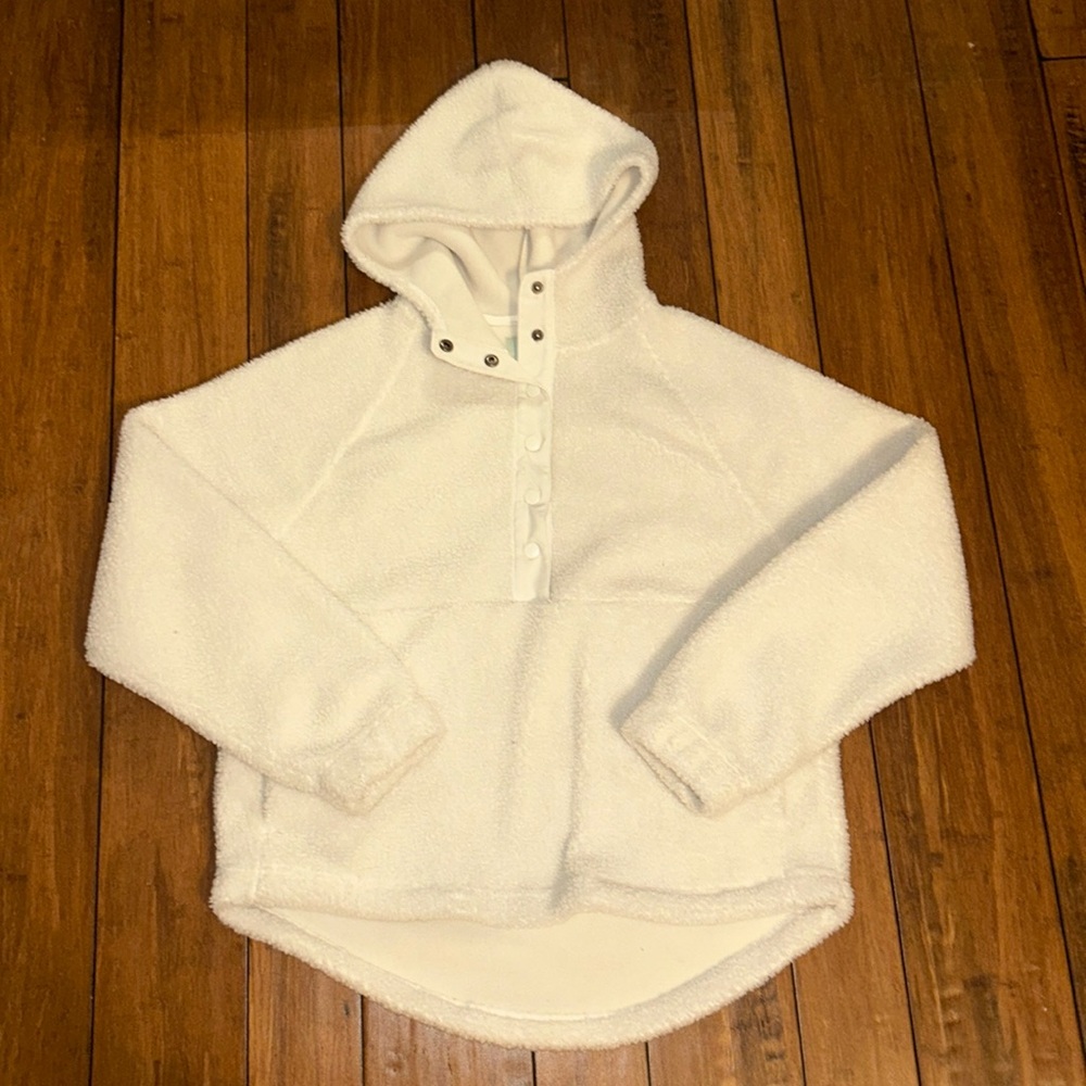 SO white sherpa🤍